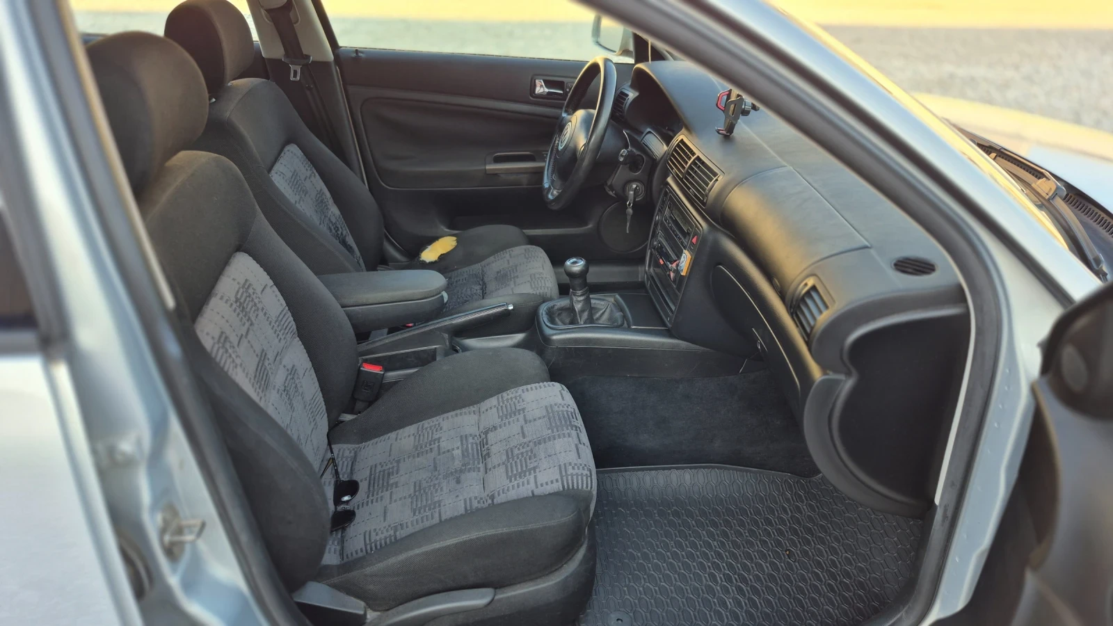 VW Passat 1.8 Газ/Бензин 125 Коня* * , снимка 14 - Автомобили и джипове - 55172703