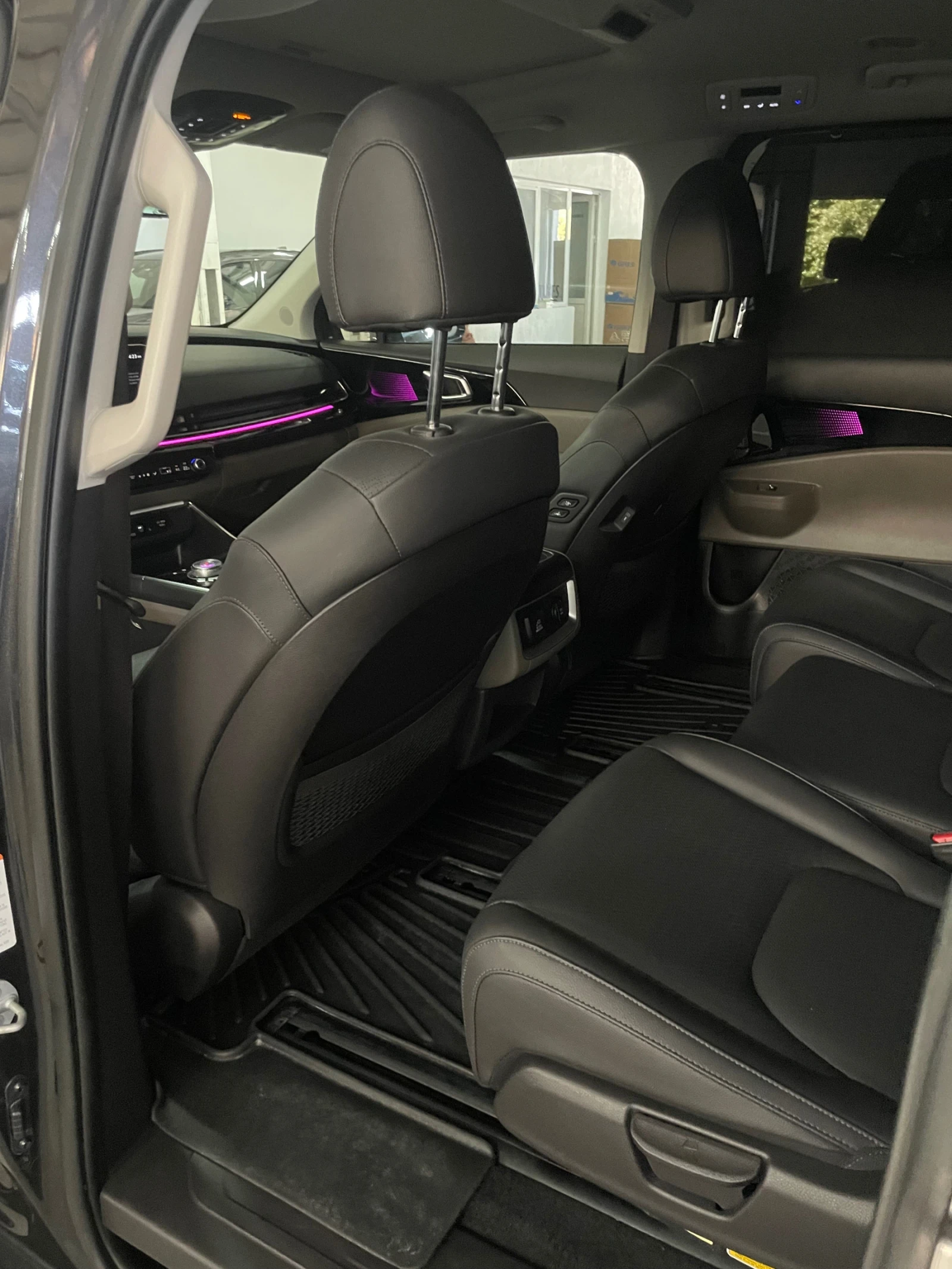 Kia Carnival 1.6GDI/Хибрид/8места/обдух/360/дистр/панор/подгр/Ф, снимка 10 - Автомобили и джипове - 55287180