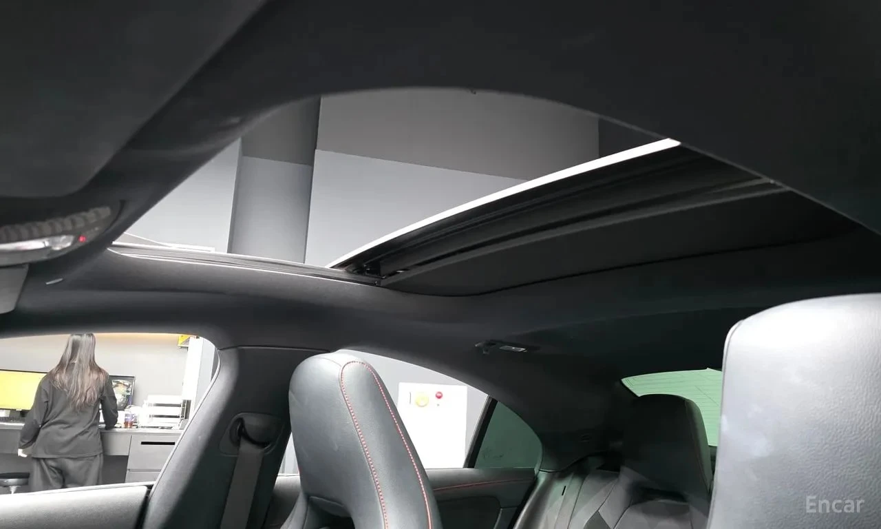 Mercedes-Benz CLA 250 АМГ ПАКЕТ/4MATIC/ПОДГРЕВ/АМБИЕНТ/ПАМЕТ/, снимка 17 - Автомобили и джипове - 56003027