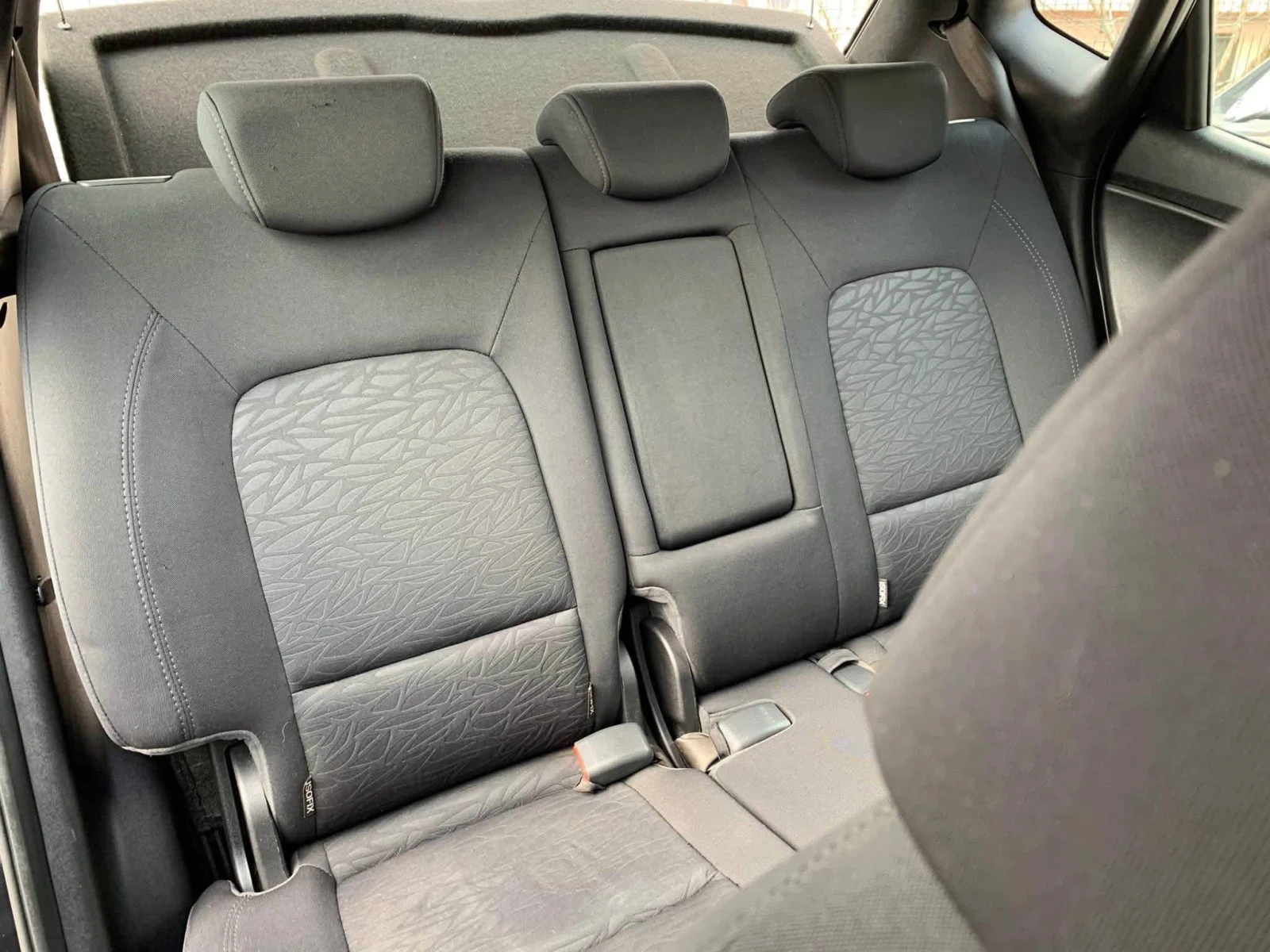 Hyundai Ix20 1.4 Classic, снимка 13 - Автомобили и джипове - 56058621