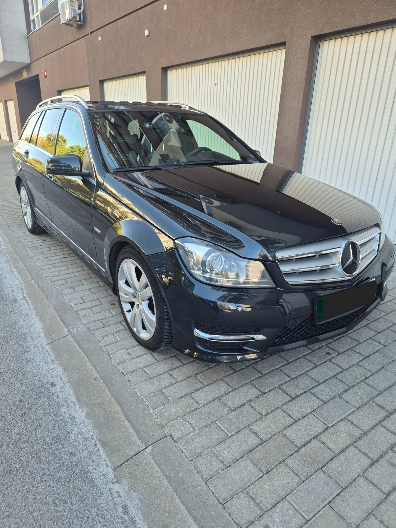 Mercedes-Benz C 300 C 300 4 Matic, снимка 3 - Автомобили и джипове - 56294494