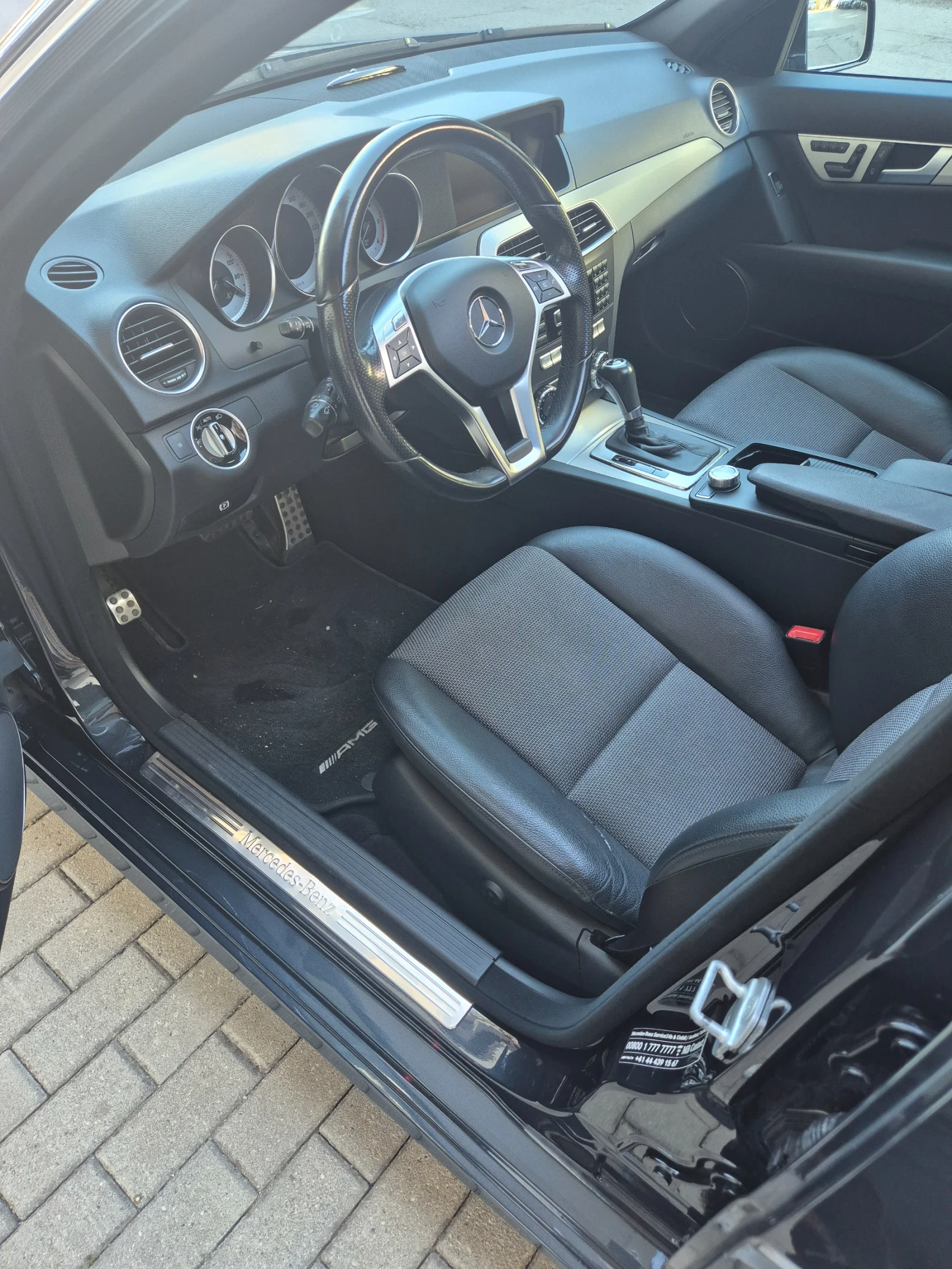 Mercedes-Benz C 300 C 300 4 Matic, снимка 7 - Автомобили и джипове - 56294494