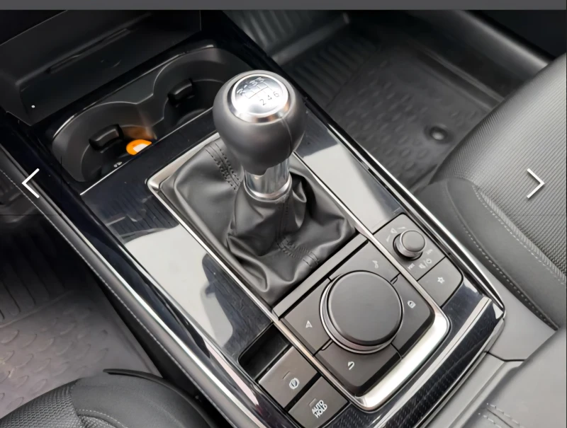 Mazda CX-30 SUV, снимка 15 - Автомобили и джипове - 52345536