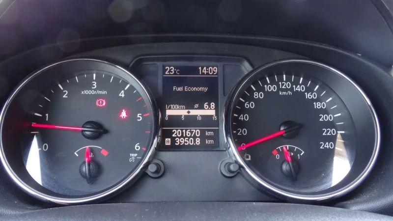 Nissan Qashqai 2.0 DCI 150к.с., снимка 13 - Автомобили и джипове - 52284851