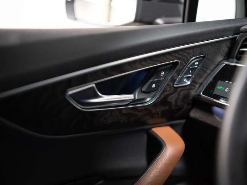 Audi Q7 * quattro Premium Plus * CARFAX * ЦЕНА ДО БГ, снимка 15 - Автомобили и джипове - 53234975