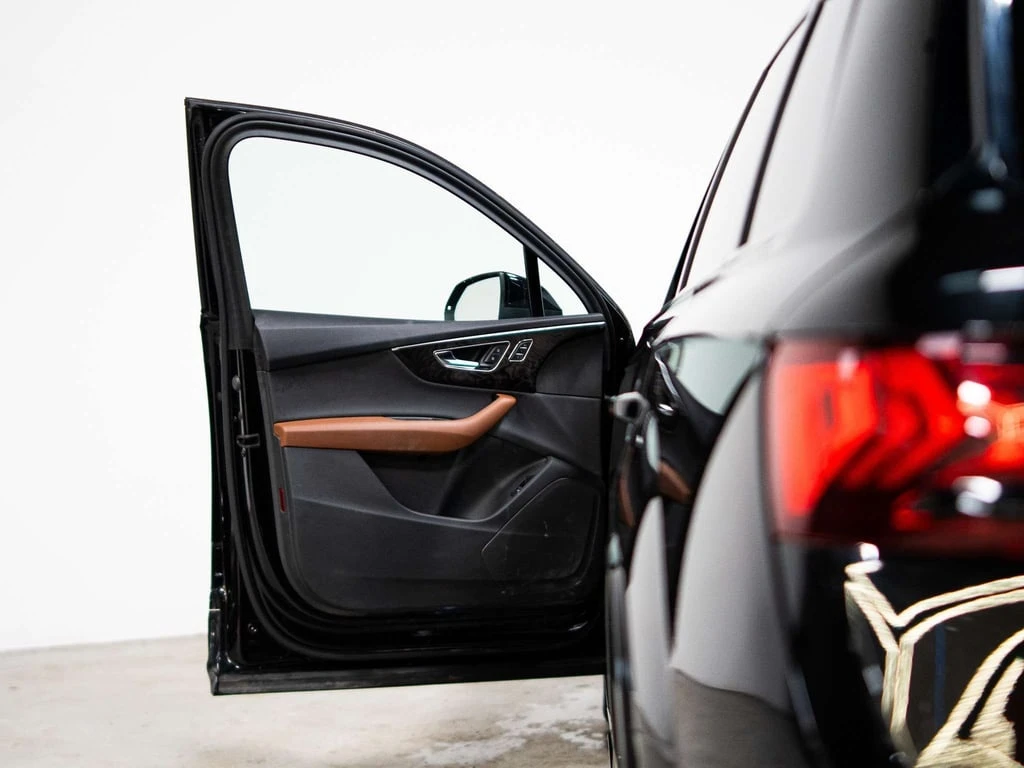 Audi Q7 * quattro Premium Plus * CARFAX * ЦЕНА ДО БГ - изображение 8