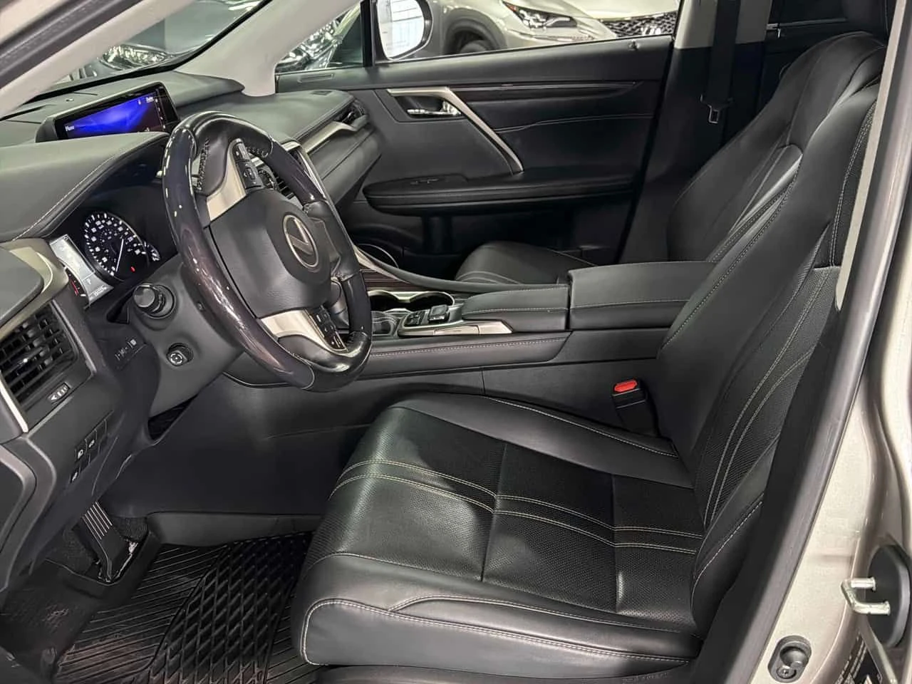 Lexus RX 350  CARFAX, снимка 11 - Автомобили и джипове - 54015041