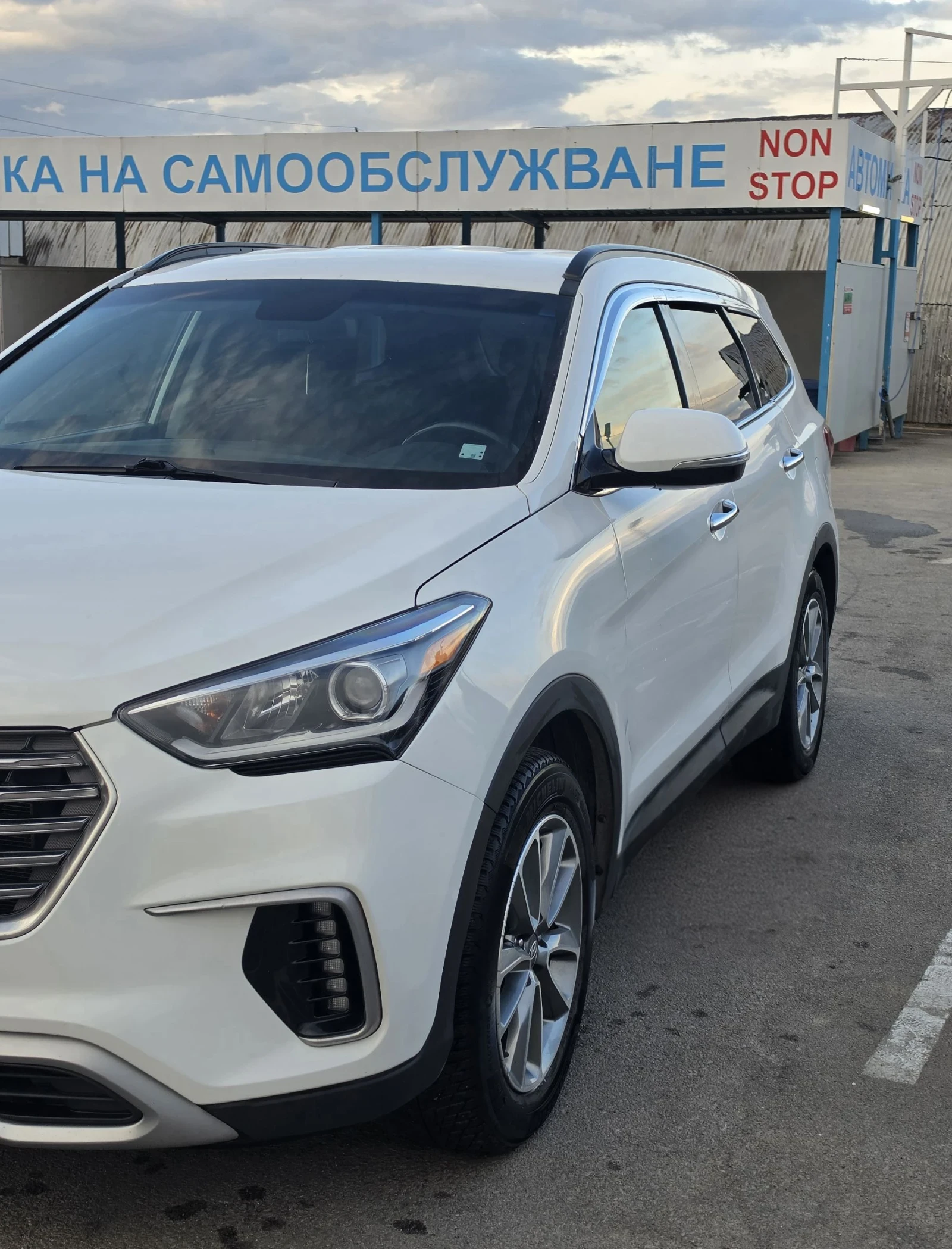 Hyundai Santa fe XL FACELIFT KEYLESS, снимка 3 - Автомобили и джипове - 54141463