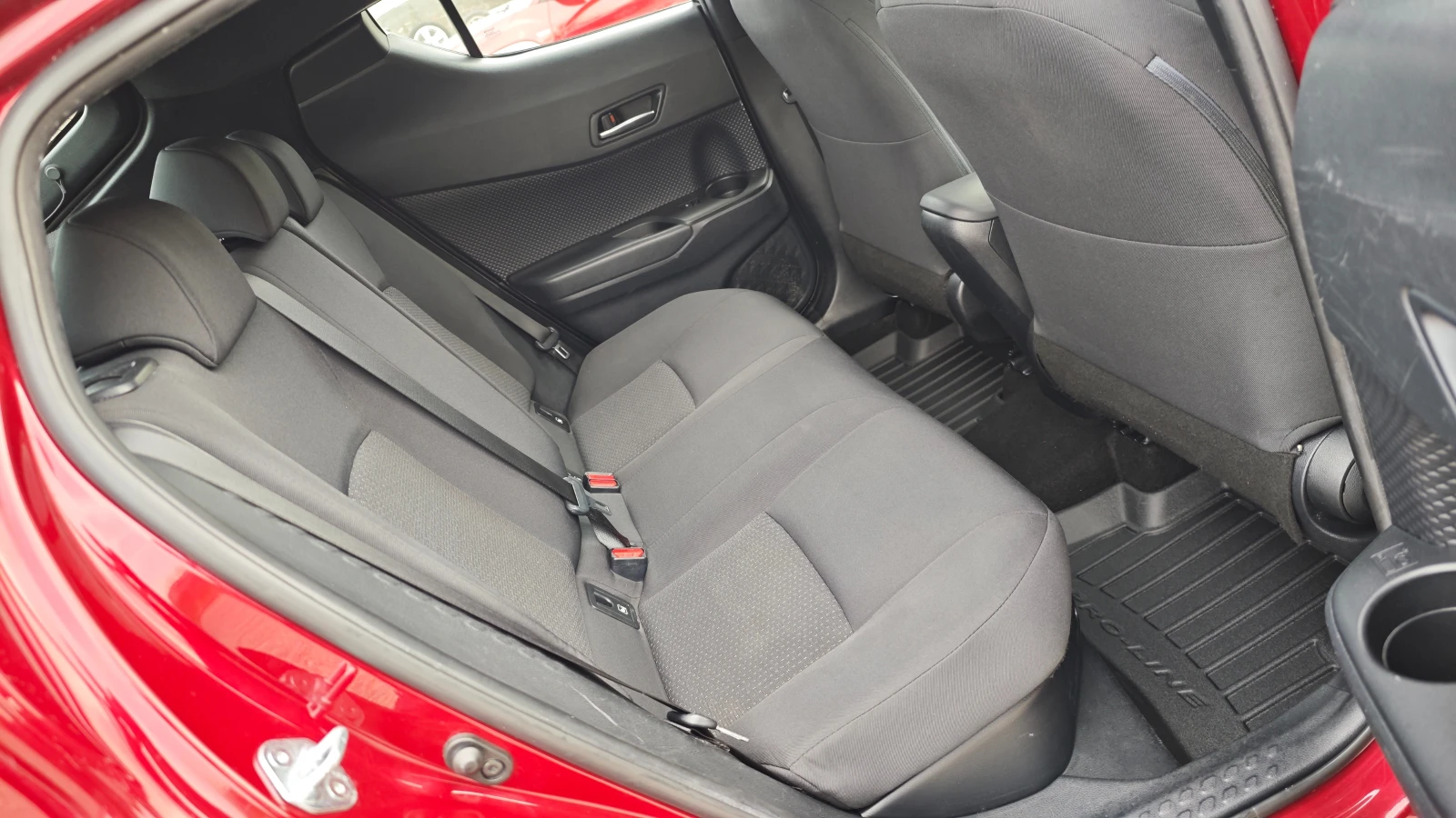 Toyota C-HR BATTERY LIFE450000km/Distronic/Следи Път и Знаци, снимка 15 - Автомобили и джипове - 54216174