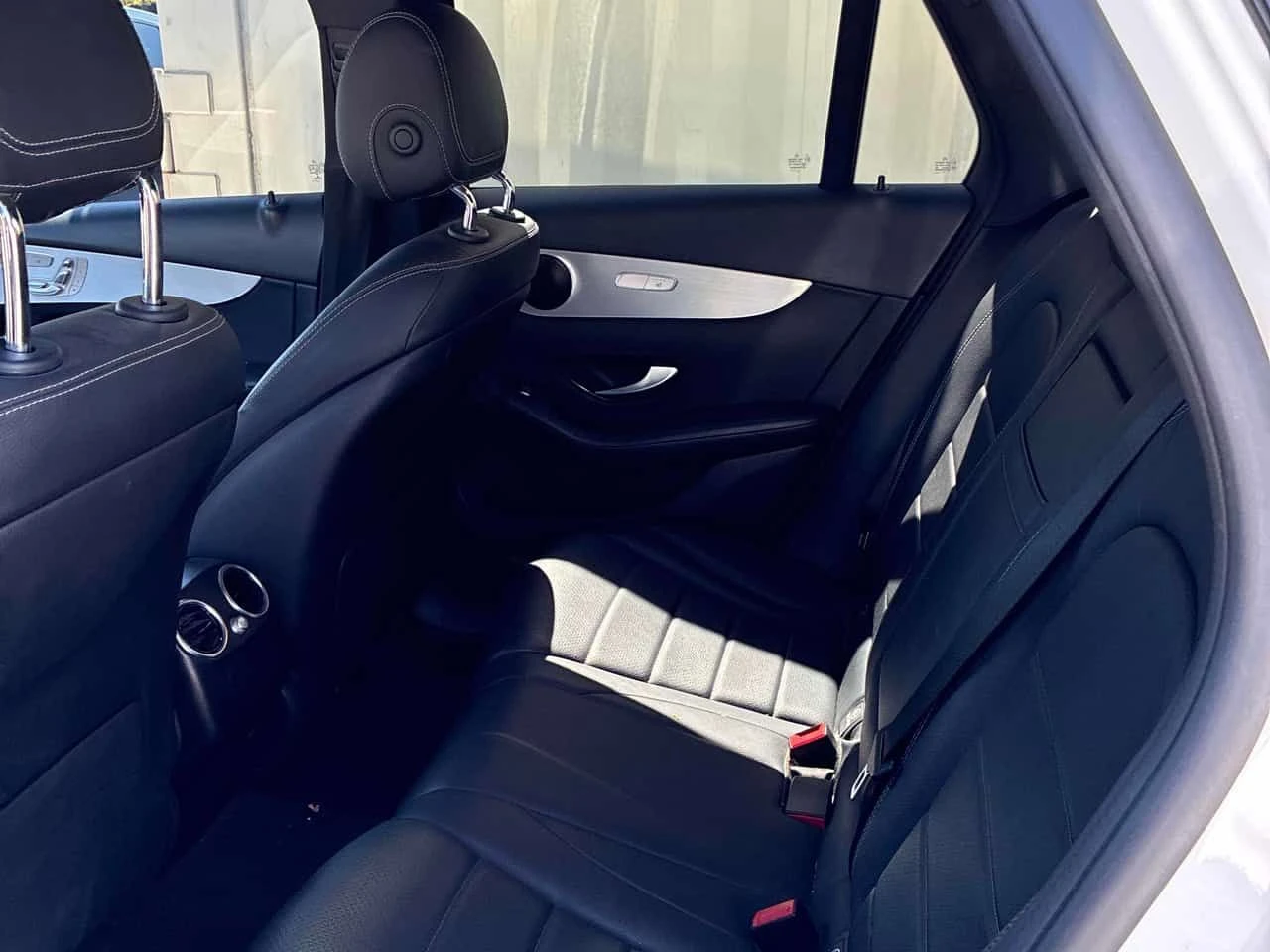 Mercedes-Benz GLC 300 * 4MATIC * ПОДГРЕВИ * ПАМЕТ, снимка 11 - Автомобили и джипове - 54683676