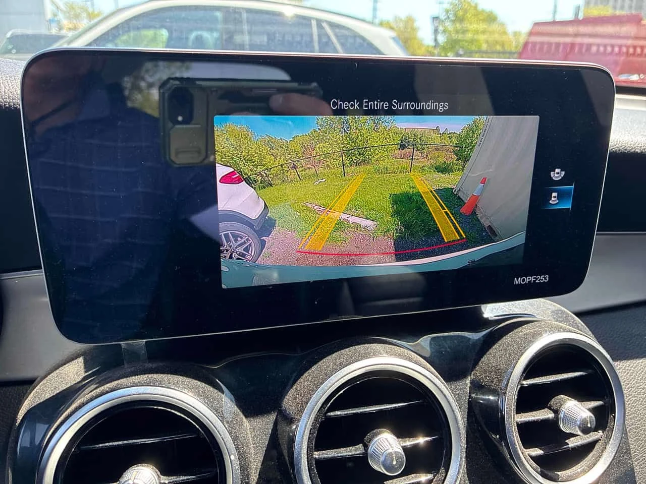 Mercedes-Benz GLC 300 * 4MATIC * ПОДГРЕВИ * ПАМЕТ, снимка 13 - Автомобили и джипове - 54683676