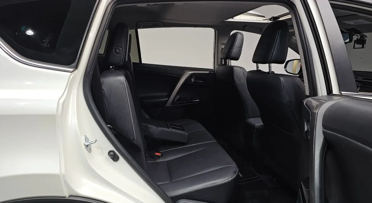 Toyota Rav4 2.5 Бензин, снимка 12 - Автомобили и джипове - 55084964