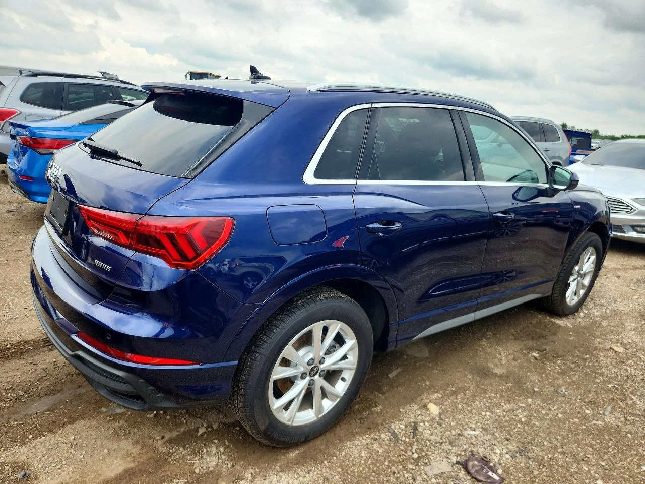 Audi Q3 2.0l Premium Plus S Line 45, снимка 3 - Автомобили и джипове - 55094164