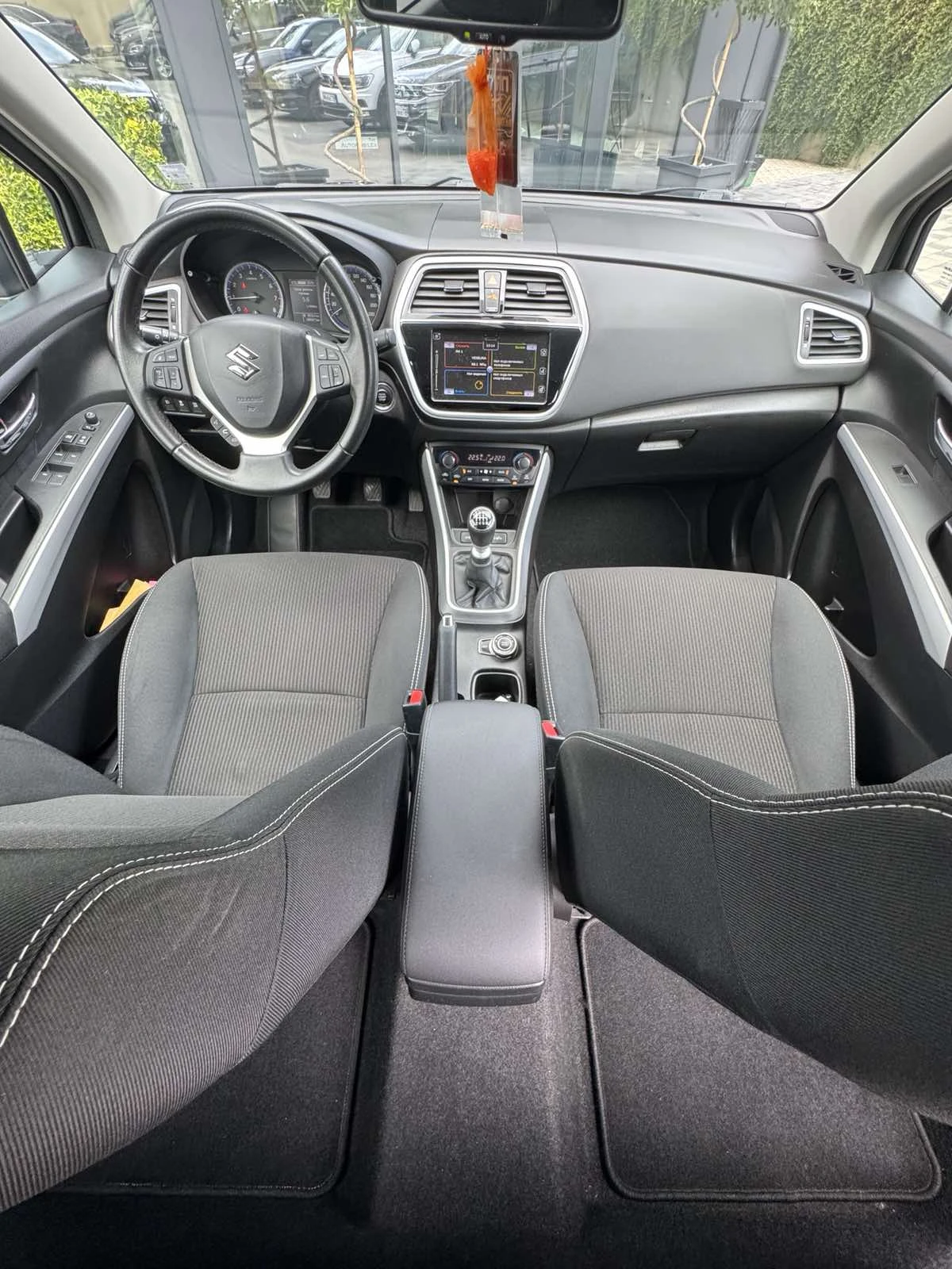 Suzuki SX4 S-Cross, снимка 13 - Автомобили и джипове - 55217396