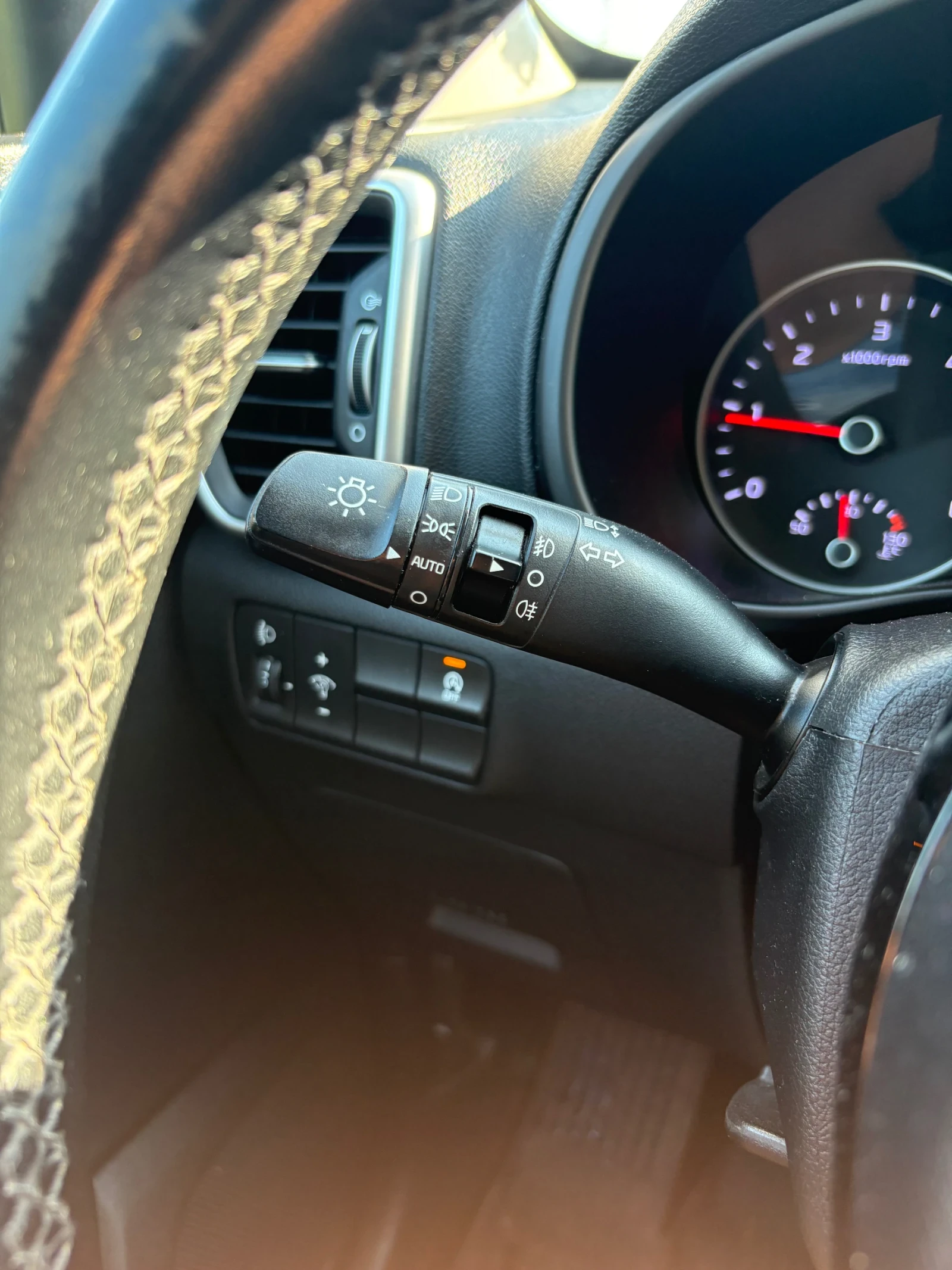 Kia Sportage 1.6 CRDI, снимка 12 - Автомобили и джипове - 55610216
