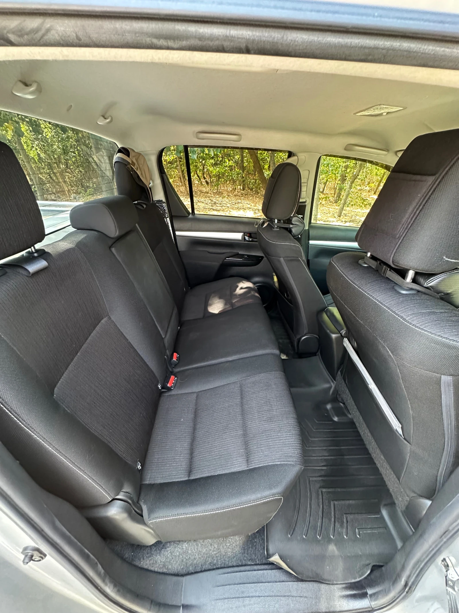 Toyota Hilux 2.4 D-4D AUTOMATIC | 96 000 КМ | 1 Собственик| , снимка 17 - Автомобили и джипове - 55859401