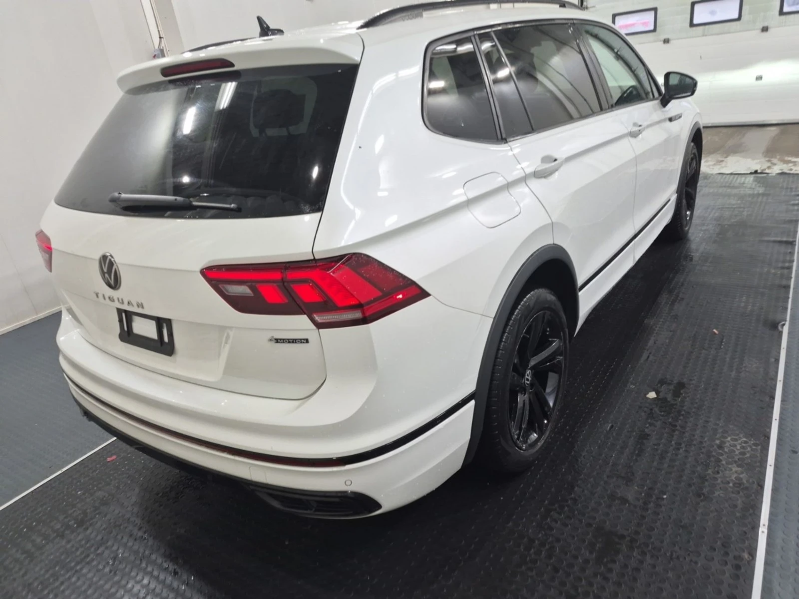 VW Tiguan * R Line * Blck edt * ���� �� �������� & ��������� | Mobile.bg � ����������� 6