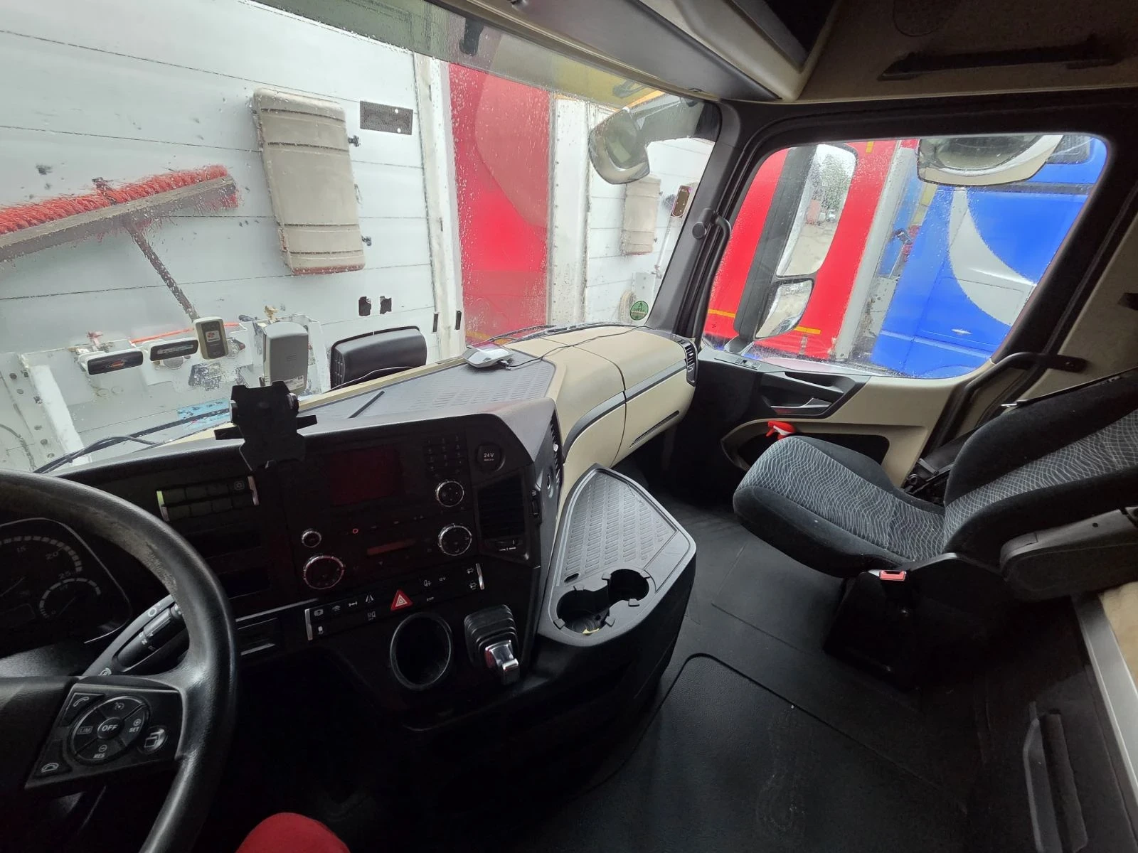 Mercedes-Benz Actros 1843 - изображение 7