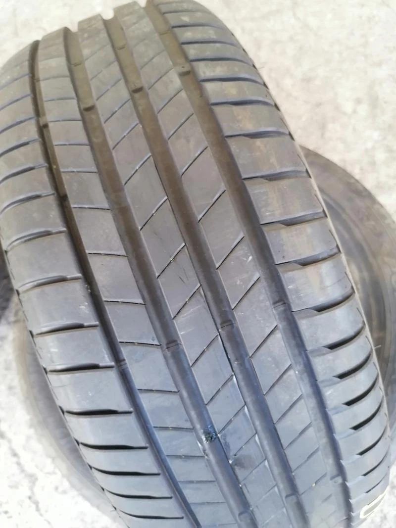 Гуми Летни 205/55R17, снимка 2 - Гуми и джанти - 29598391