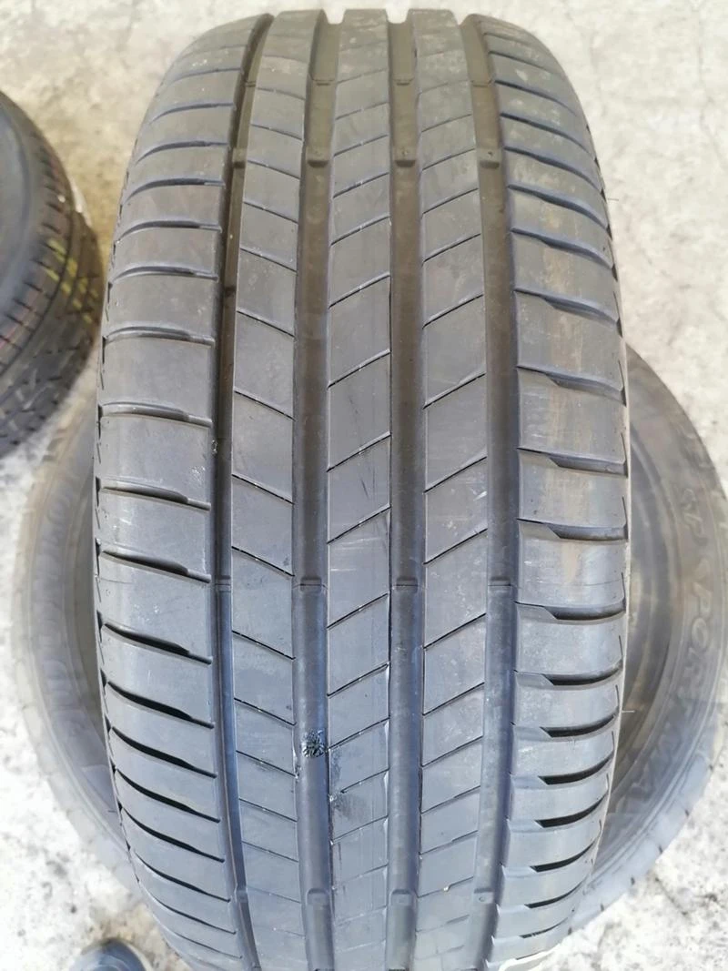 Гуми Летни 205/55R17, снимка 1 - Гуми и джанти - 29598391