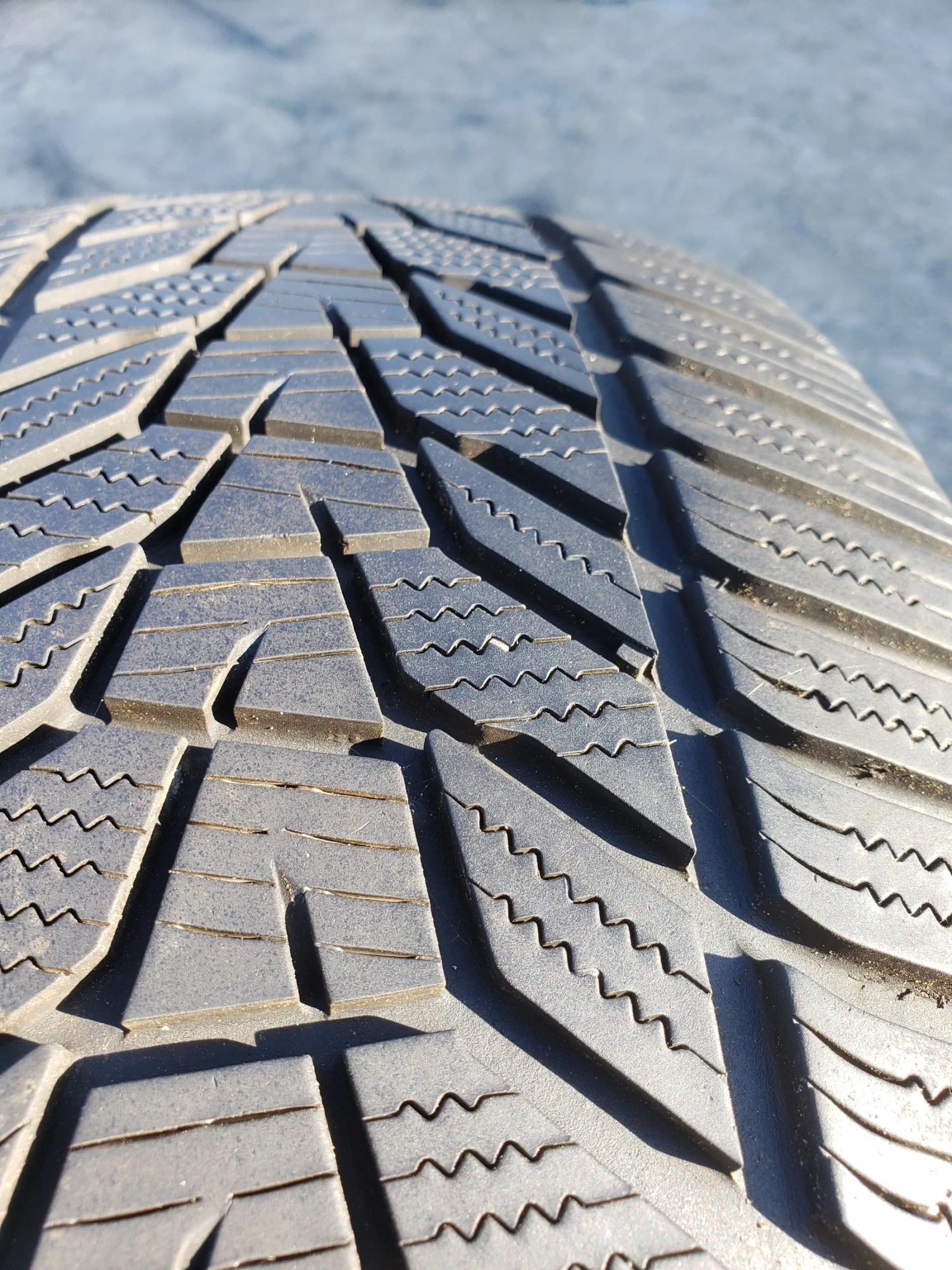 Гуми Зимни 255/55R19, снимка 5 - Гуми и джанти - 56306672