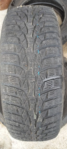 Гуми Зимни 205/60R16, снимка 1 - Гуми и джанти - 47285645