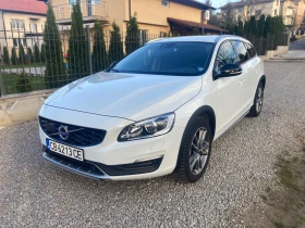 Volvo V60 Cross Country 2.4 D4 4x4 190kc, снимка 1