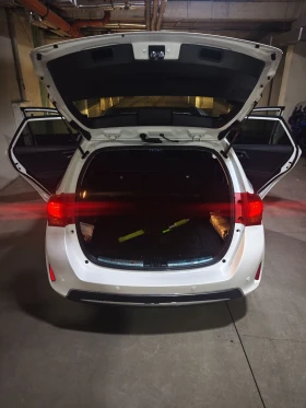 Toyota Auris, снимка 5