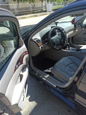 Mercedes-Benz E 320, снимка 7