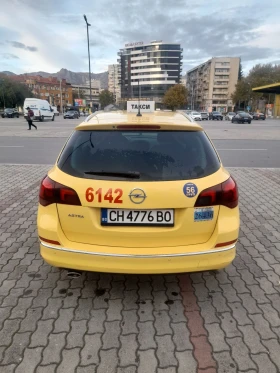Opel Astra Sports tourer, снимка 2