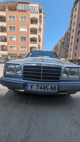 Mercedes-Benz E 200, снимка 1