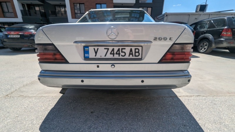 Mercedes-Benz E 200, снимка 5 - Автомобили и джипове - 46114374