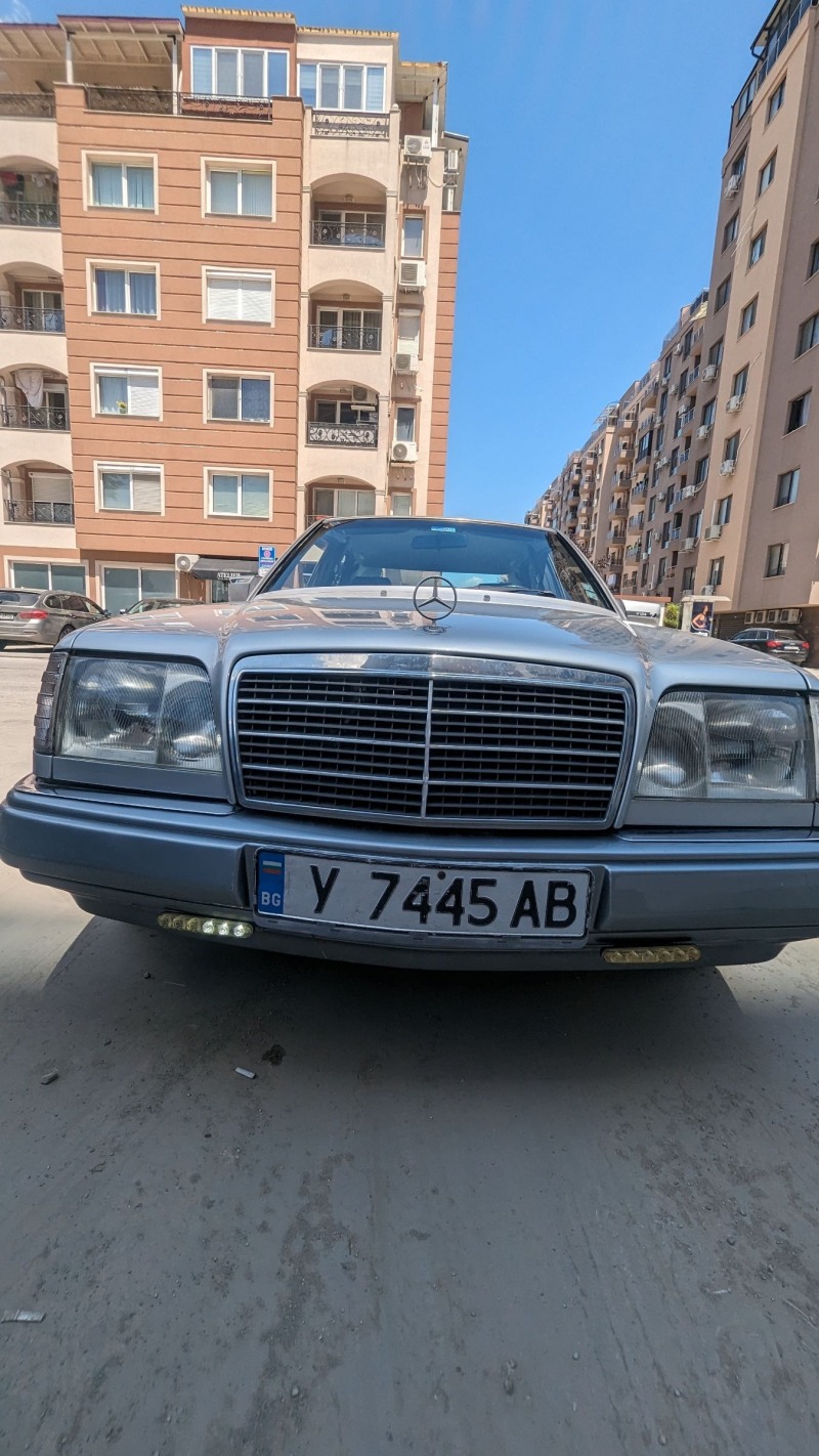Mercedes-Benz E 200, снимка 1 - Автомобили и джипове - 46114374