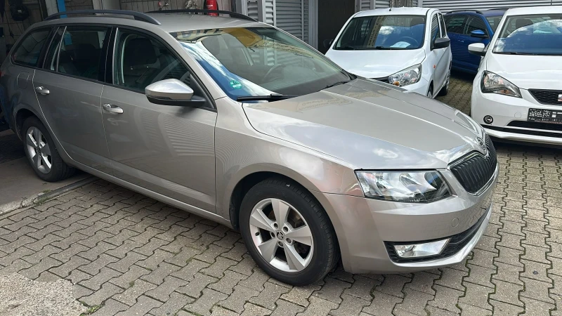 Skoda Octavia 1.6tdi 105ps, Elegance, Евро 5, Отлична , снимка 2 - Автомобили и джипове - 47414826