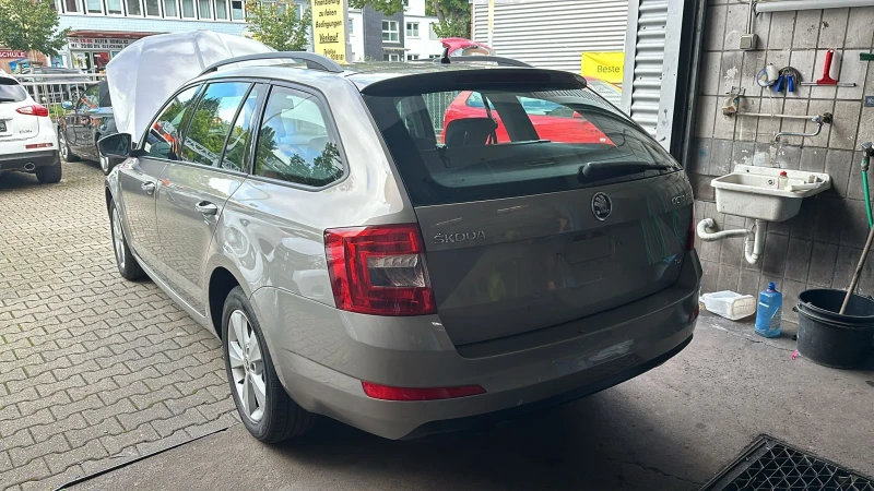 Skoda Octavia 1.6tdi 105ps, Elegance, Евро 5, Отлична , снимка 3 - Автомобили и джипове - 47414826