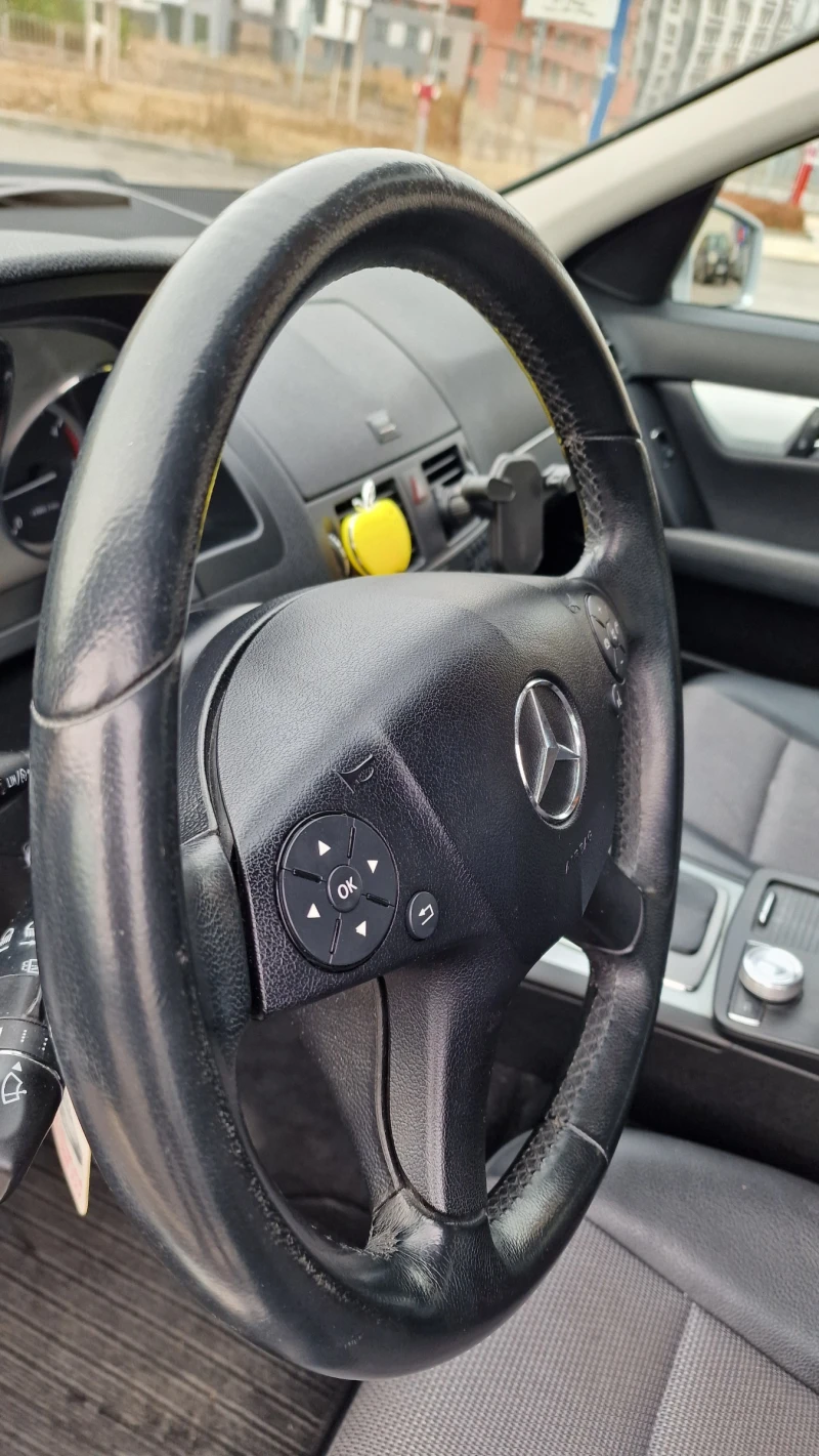 Mercedes-Benz C 220, снимка 16 - Автомобили и джипове - 48002782