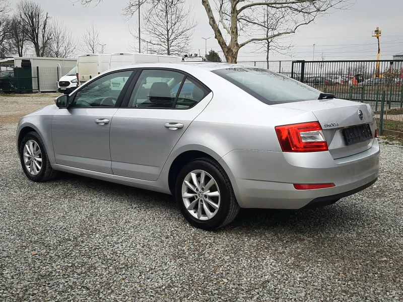 Skoda Octavia 1.6TDI * У Н И К А Т* , снимка 6 - Автомобили и джипове - 49138757