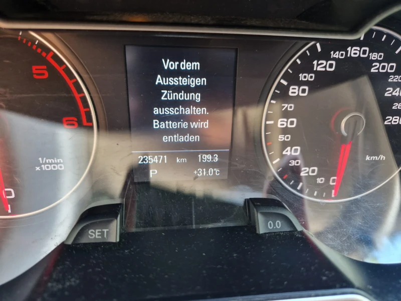 Audi A4 Kombi, снимка 7 - Автомобили и джипове - 49159415