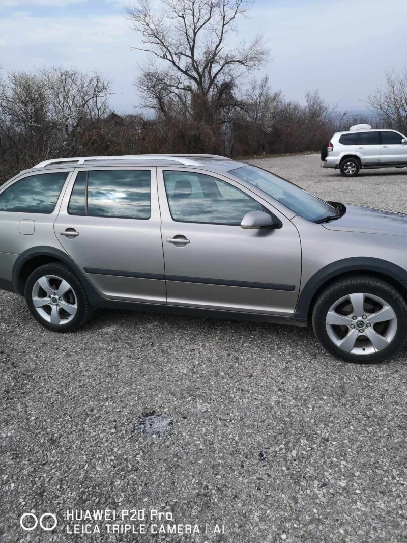 Skoda Octavia Scout 4x4, 2.0TDi 140hp Кожа Климатроник, снимка 2 - Автомобили и джипове - 49199735