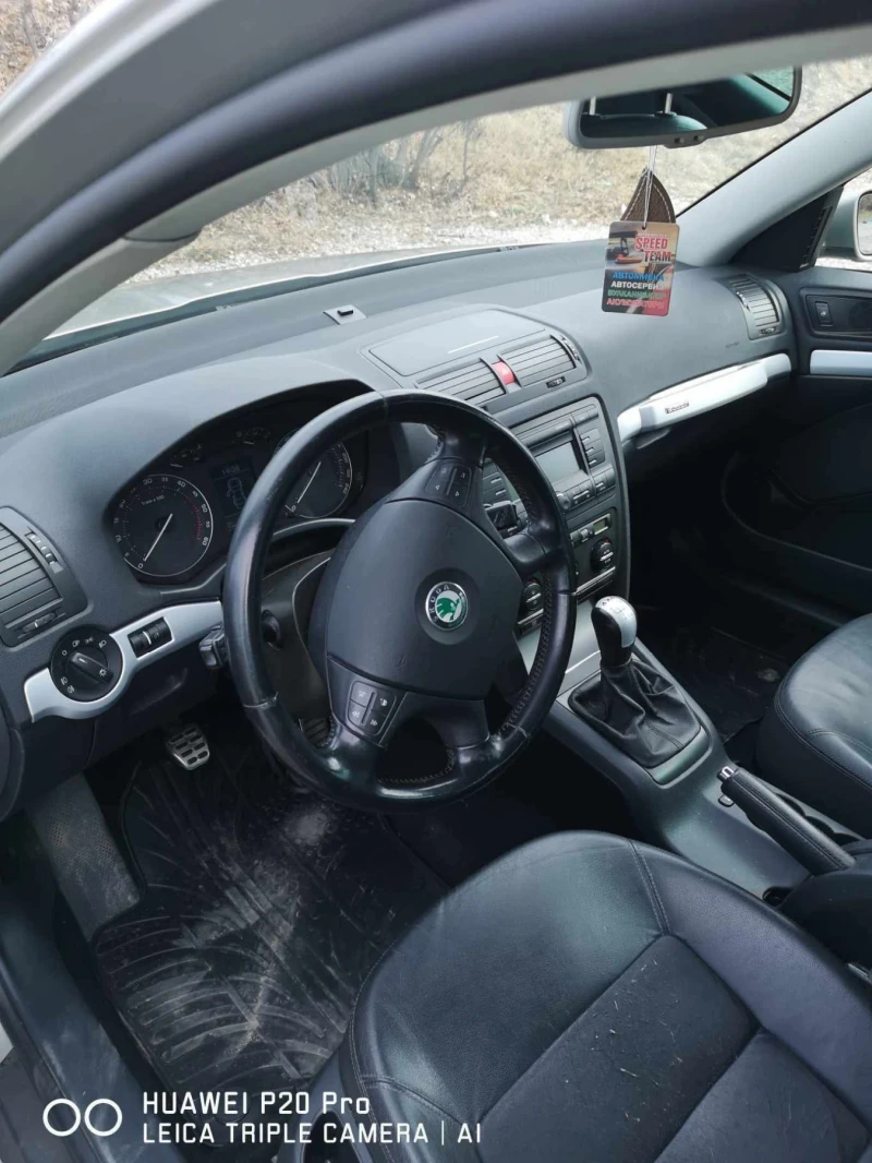 Skoda Octavia Scout 4x4, 2.0TDi 140hp Кожа Климатроник, снимка 12 - Автомобили и джипове - 49199735