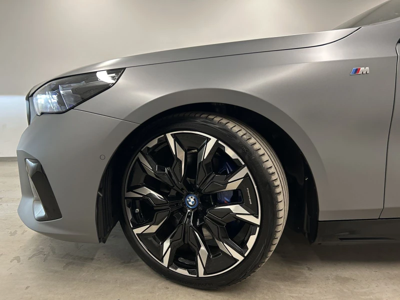 BMW i5 M60 xDrive = M-Sport Pro= Гаранция, снимка 5 - Автомобили и джипове - 49479147