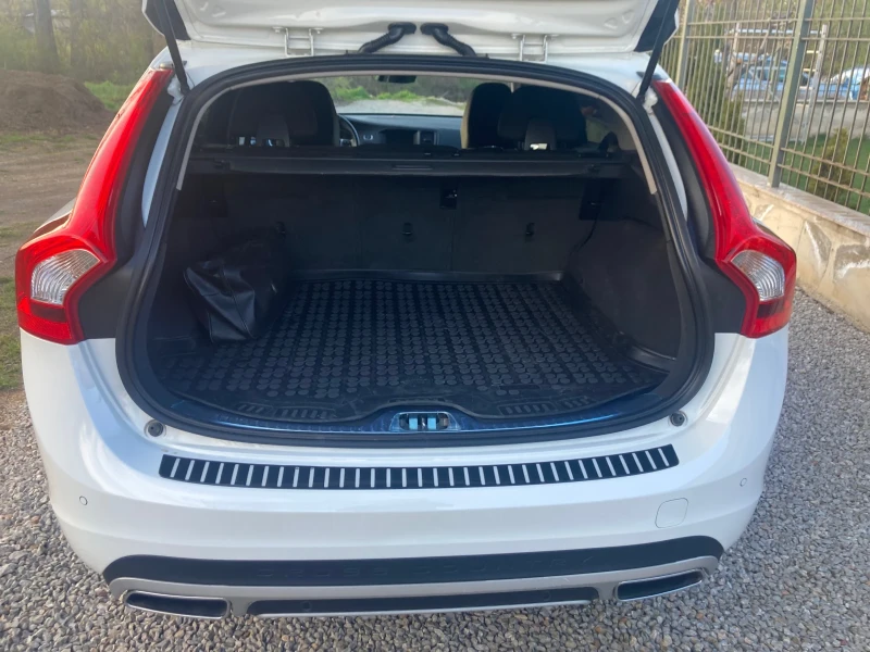 Volvo V60 Cross Country 2.4 D4 4x4 190kc, снимка 5 - Автомобили и джипове - 52242042