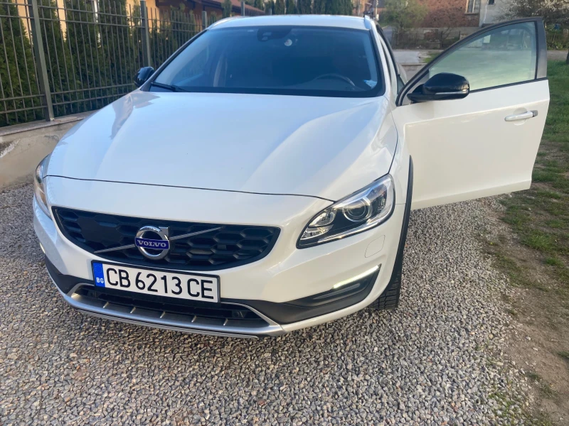 Volvo V60 Cross Country 2.4 D4 4x4 190kc, снимка 6 - Автомобили и джипове - 52242042