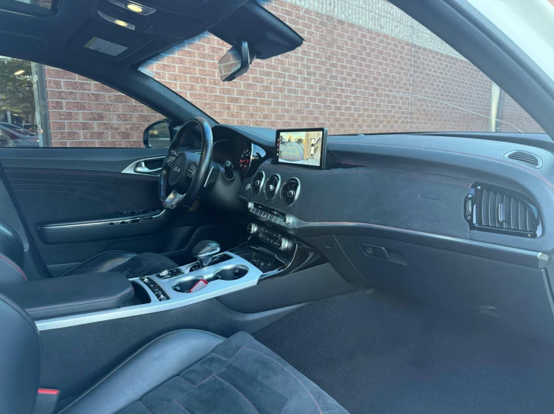 Kia Stinger GT 3.3 AWD / LIMITED / H&K / ОБДУХВАНЕ, снимка 11 - Автомобили и джипове - 52749643