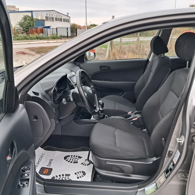 Hyundai I30 1.4i, снимка 8 - Автомобили и джипове - 52324842