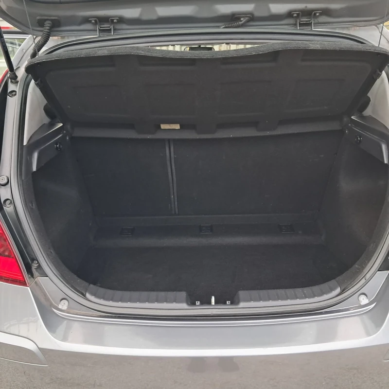 Hyundai I30 1.4i, снимка 10 - Автомобили и джипове - 52324842