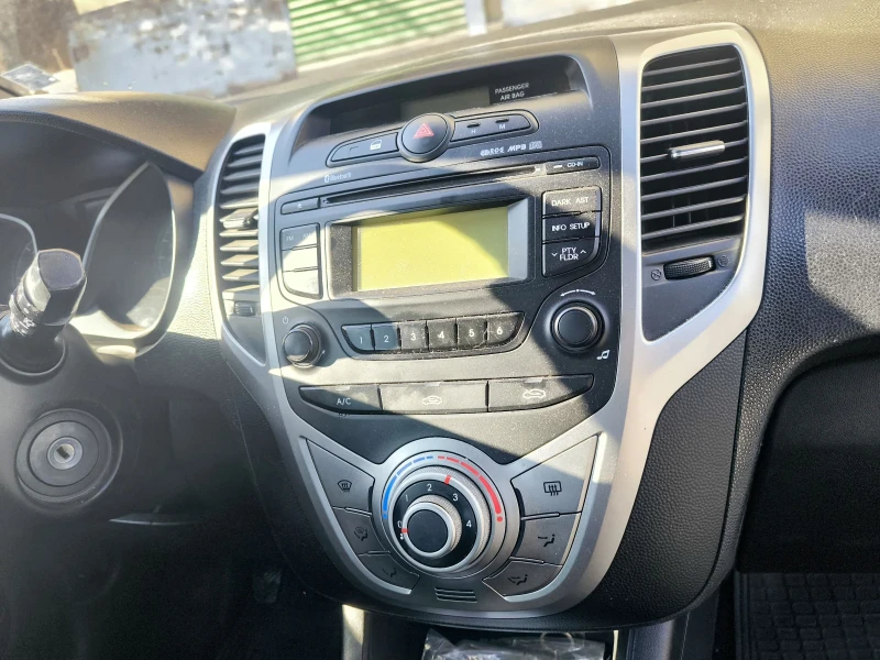 Hyundai Ix20, снимка 10 - Автомобили и джипове - 52444749