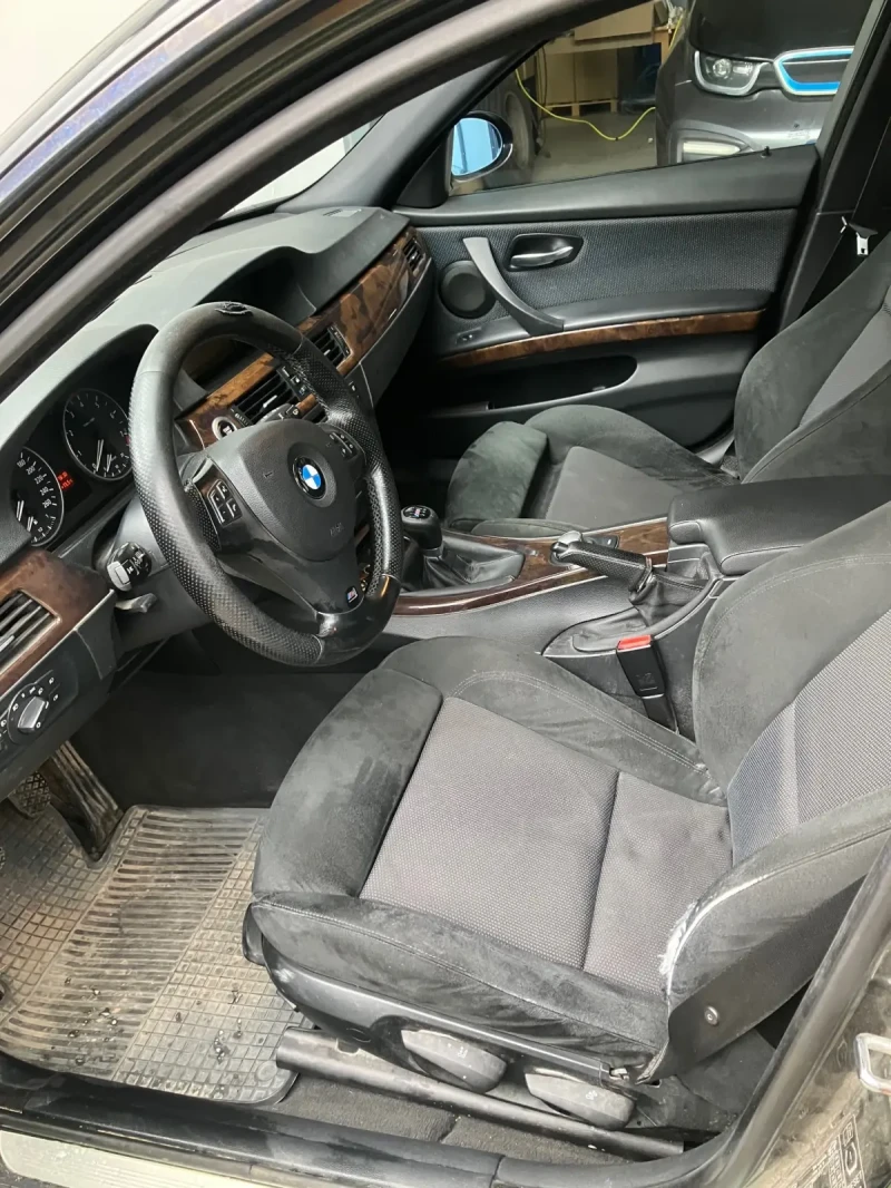 BMW 330, снимка 9 - Автомобили и джипове - 52655792