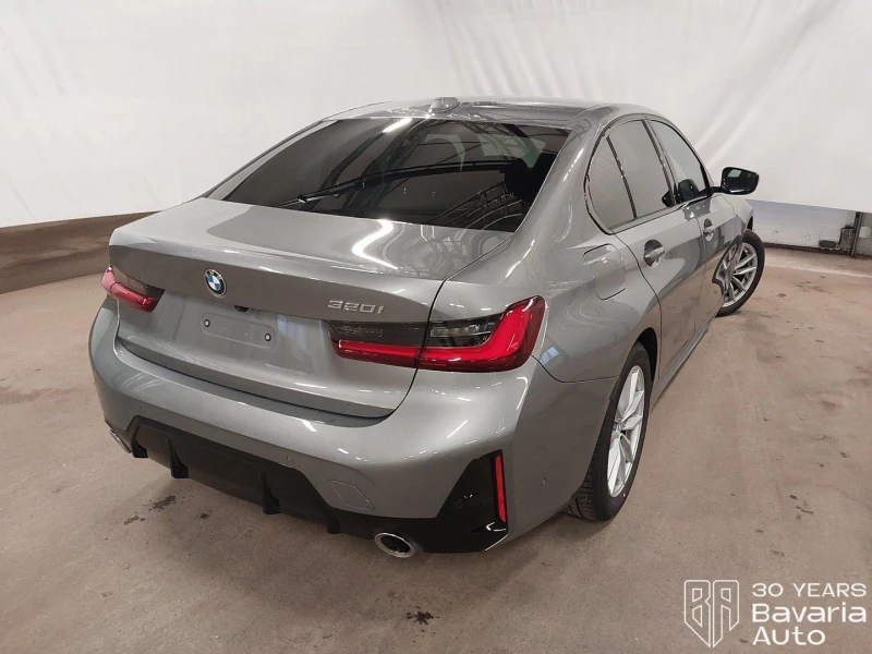 BMW 320 i M Sport Paket Sportautomatic, снимка 3 - Автомобили и джипове - 52726791