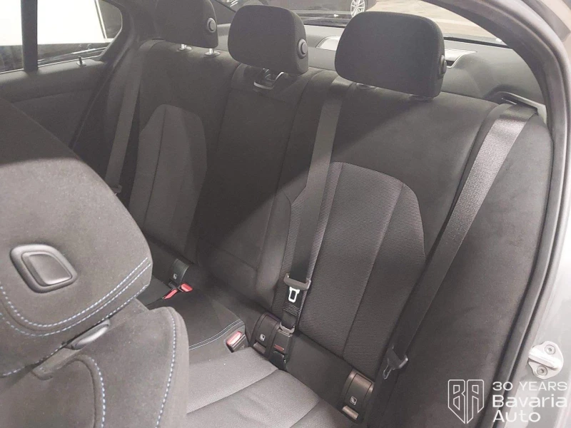 BMW 320 i M Sport Paket Sportautomatic, снимка 8 - Автомобили и джипове - 52726791